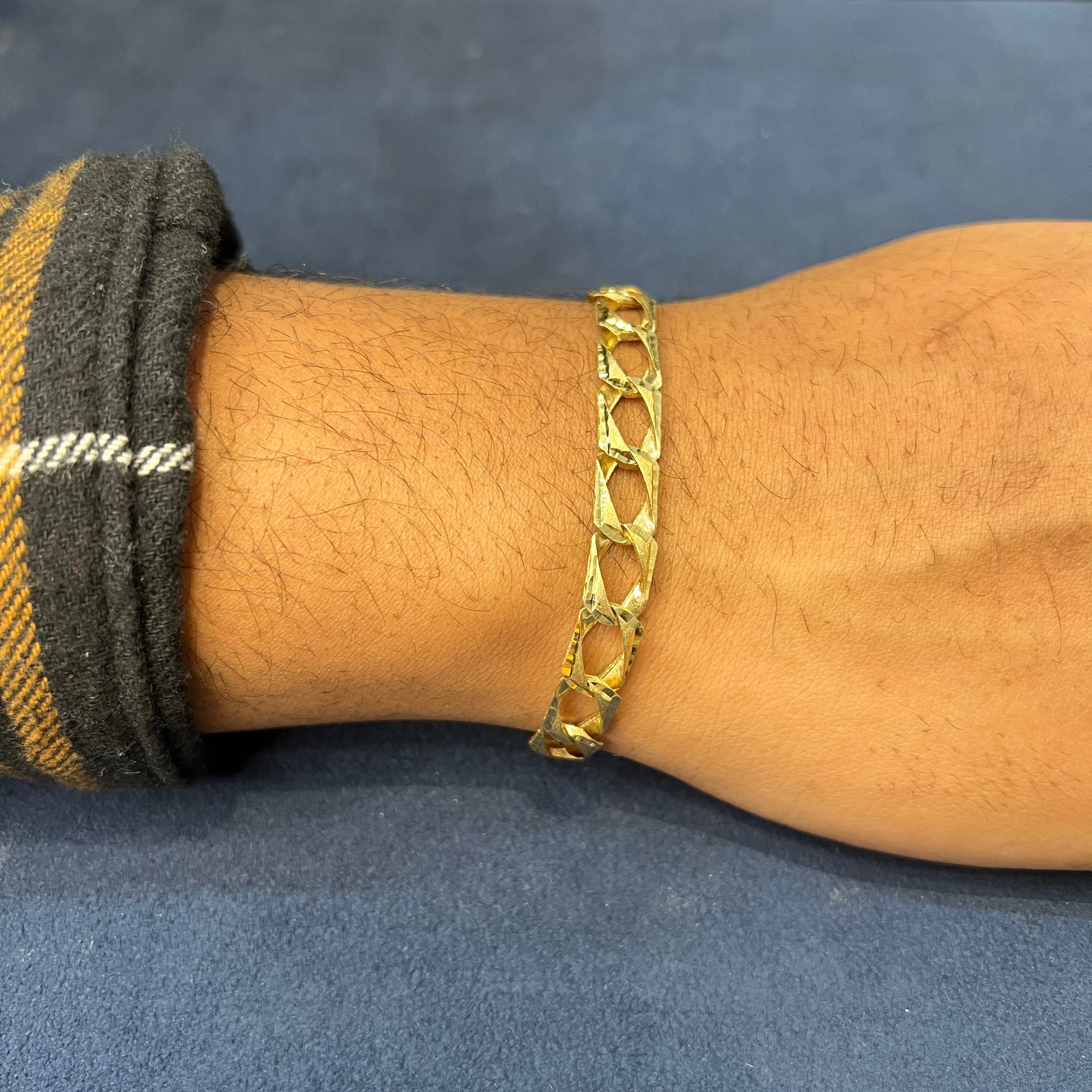 10K Yellow Gold (8mm) Diamond Cut Curb Bracelet 7.5"