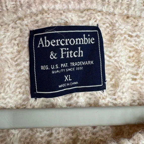 Abercrombie &amp; Fitch Pullover Cable Knit Longsleeve Sweater Women’s Size XL