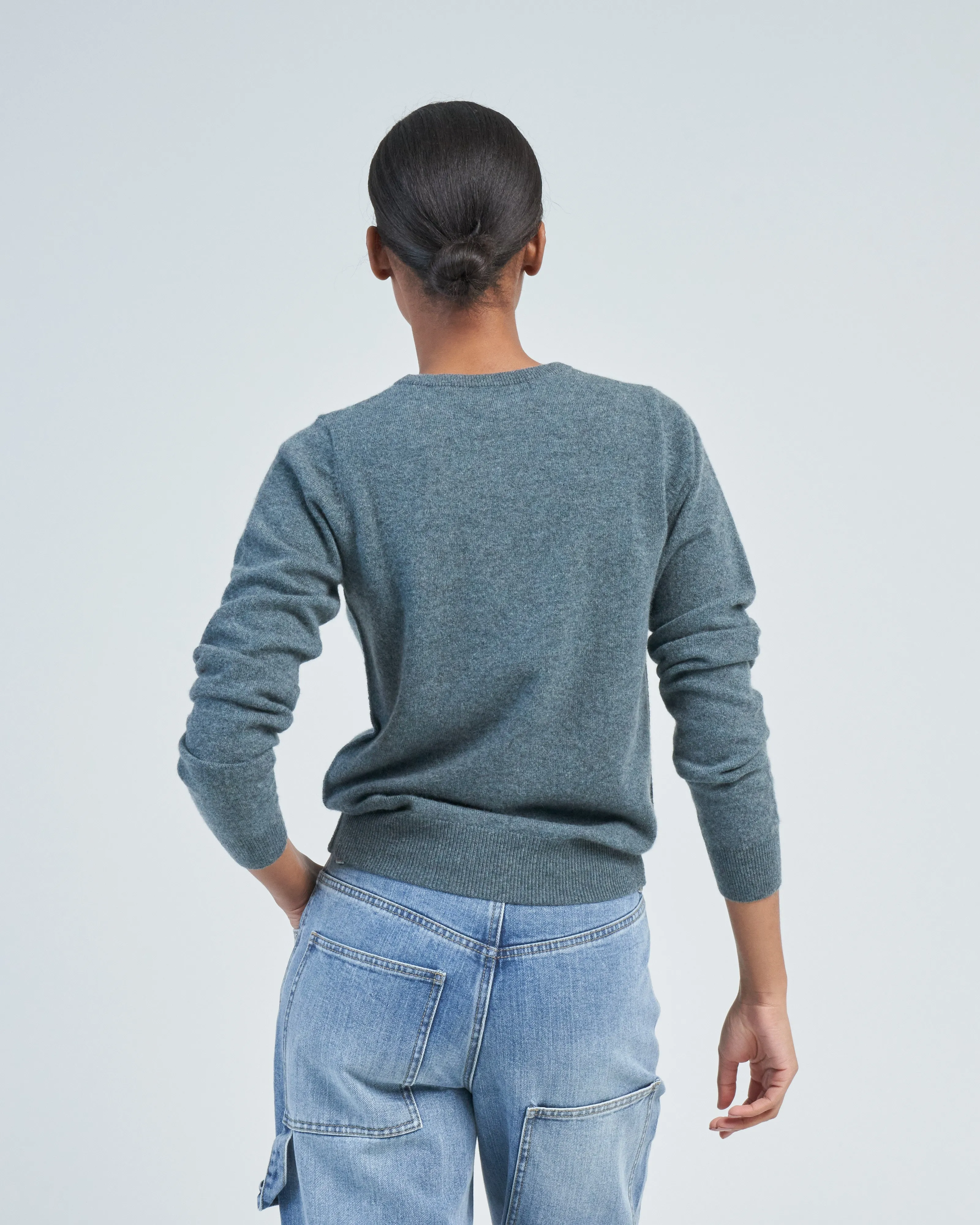 body fitted crew sweater