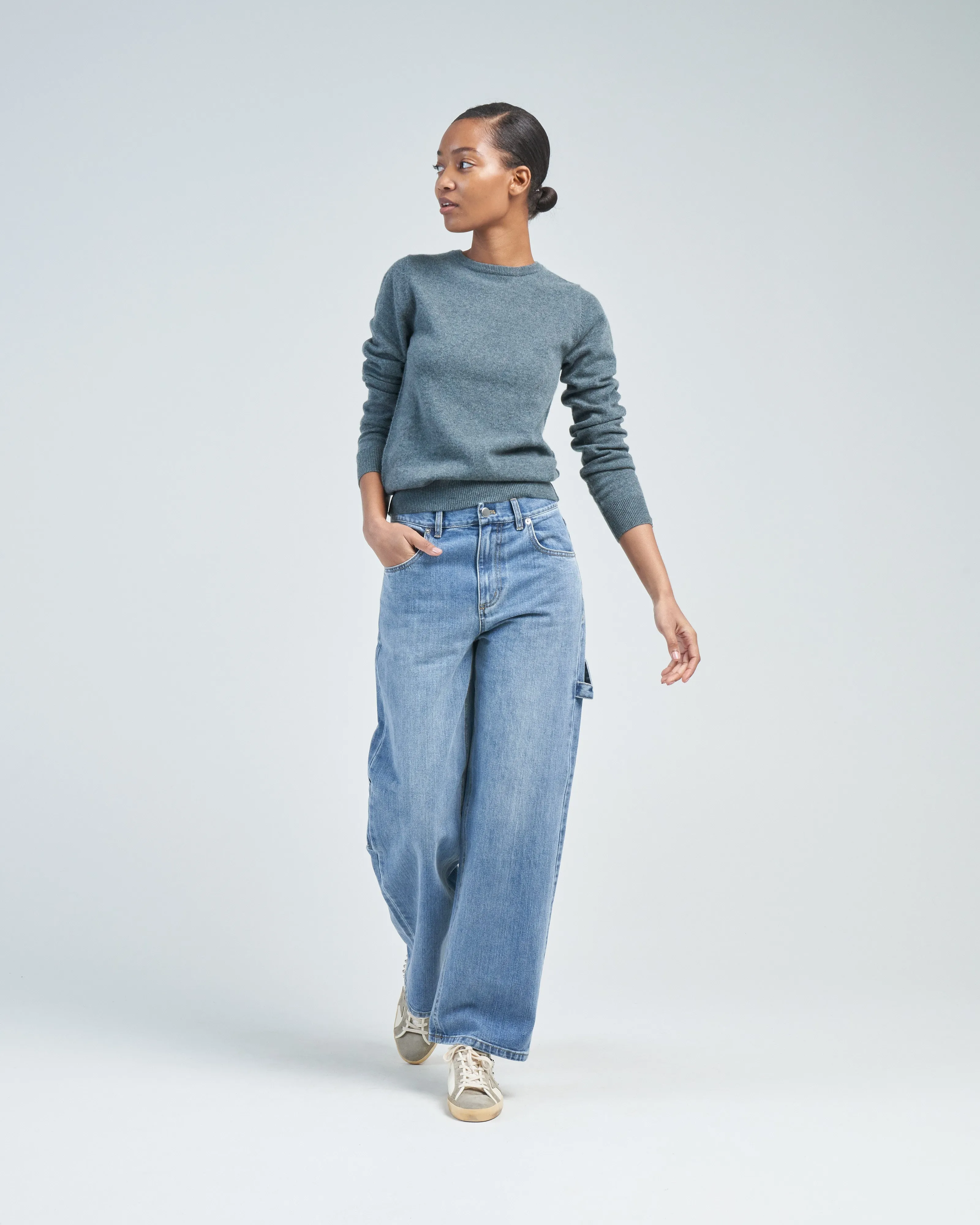 body fitted crew sweater