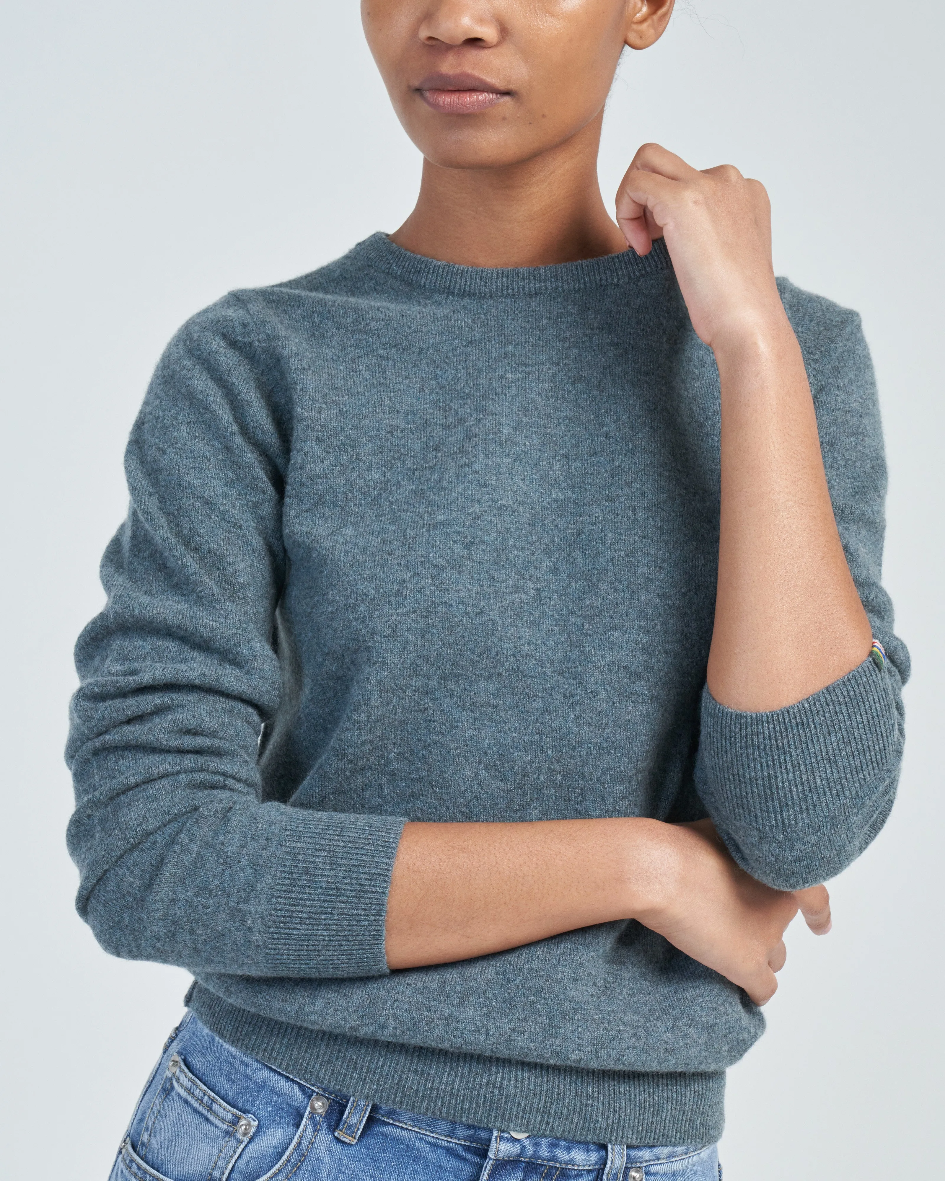 body fitted crew sweater