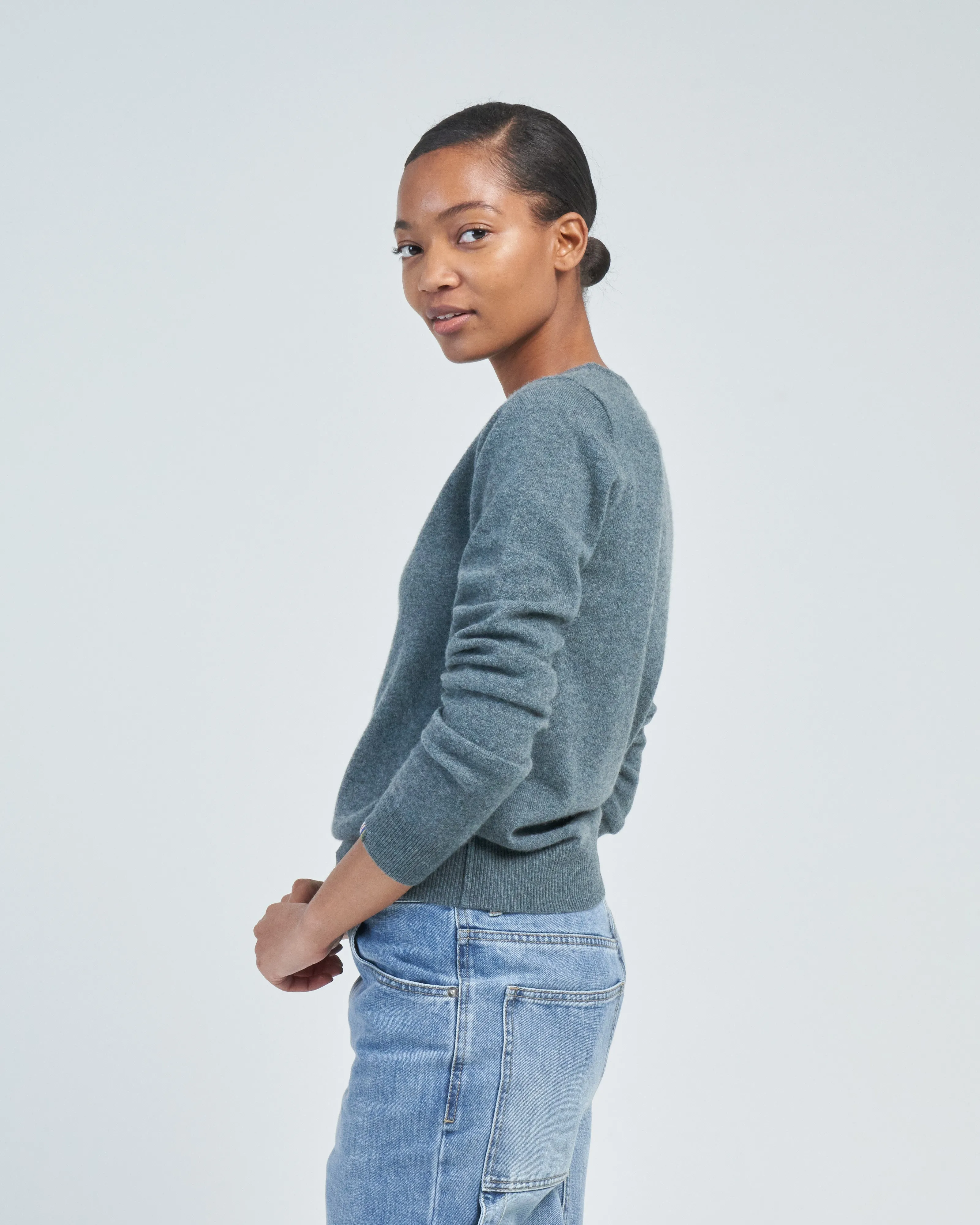 body fitted crew sweater