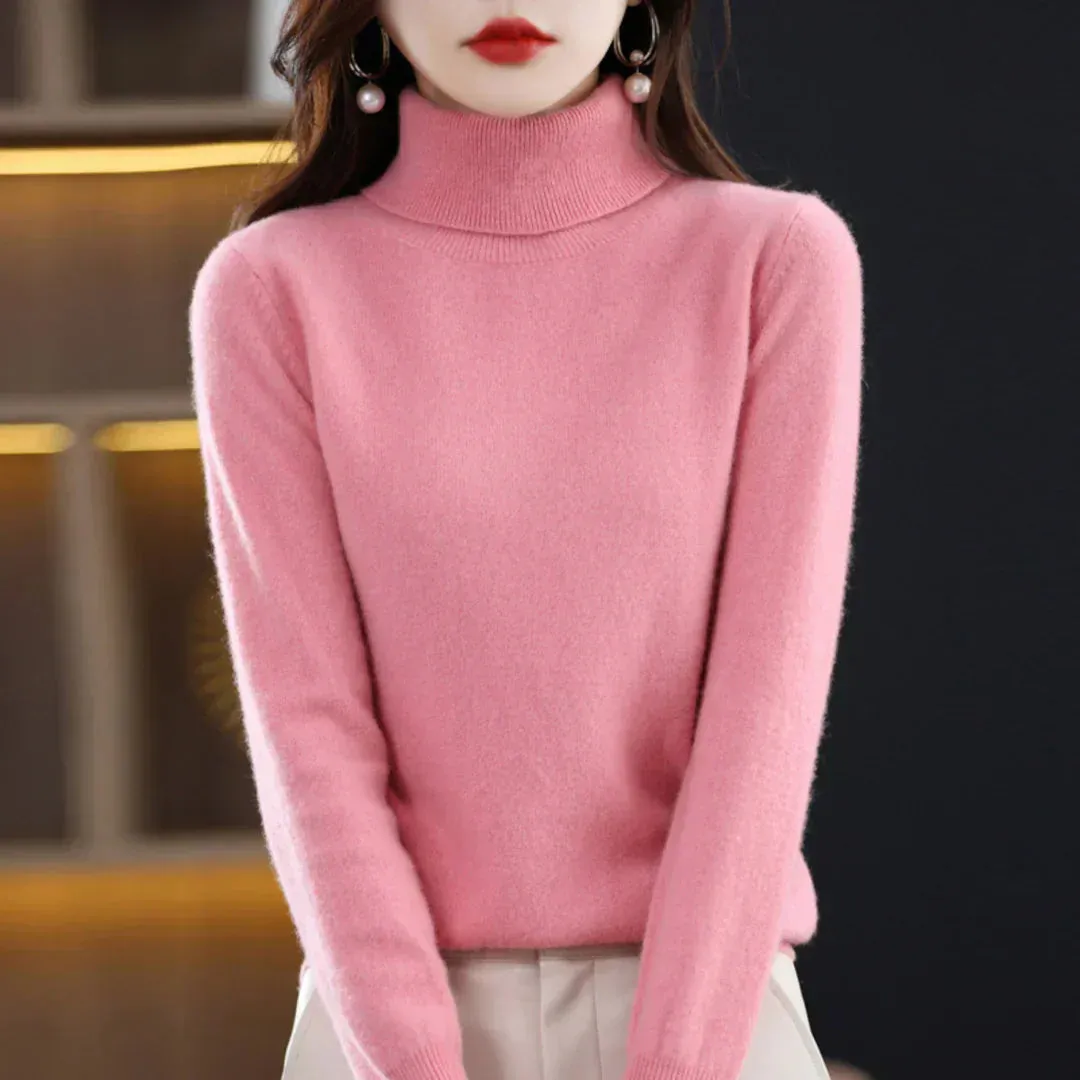 Cashmere turtleneck sweater in a fashionable style