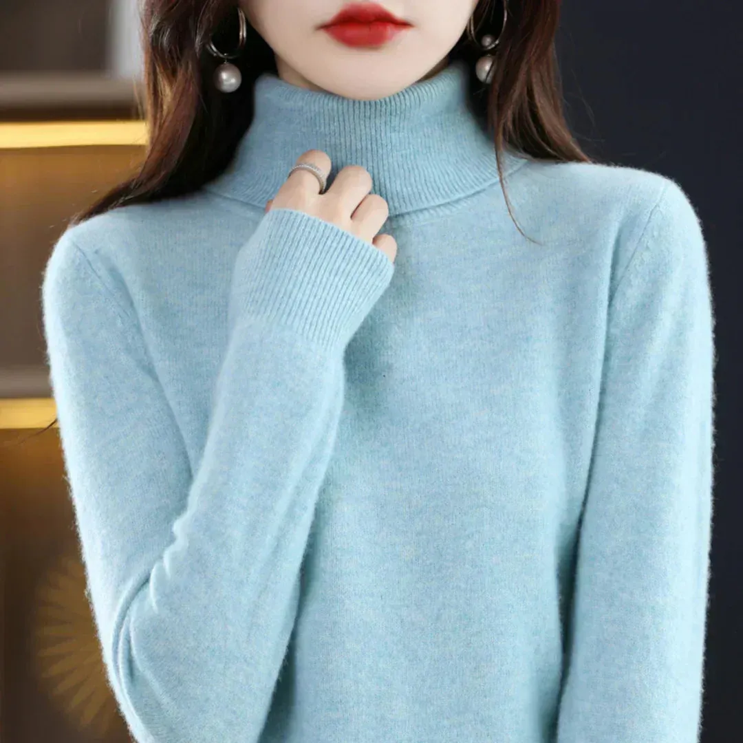 Cashmere turtleneck sweater in a fashionable style
