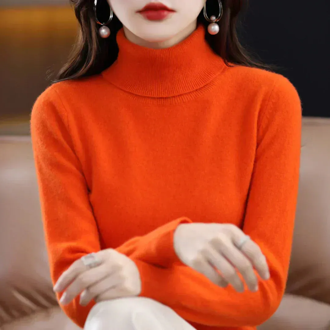 Cashmere turtleneck sweater in a fashionable style