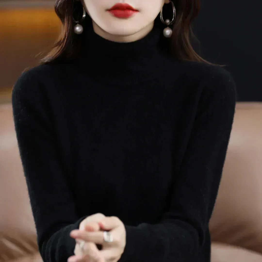 Cashmere turtleneck sweater in a fashionable style