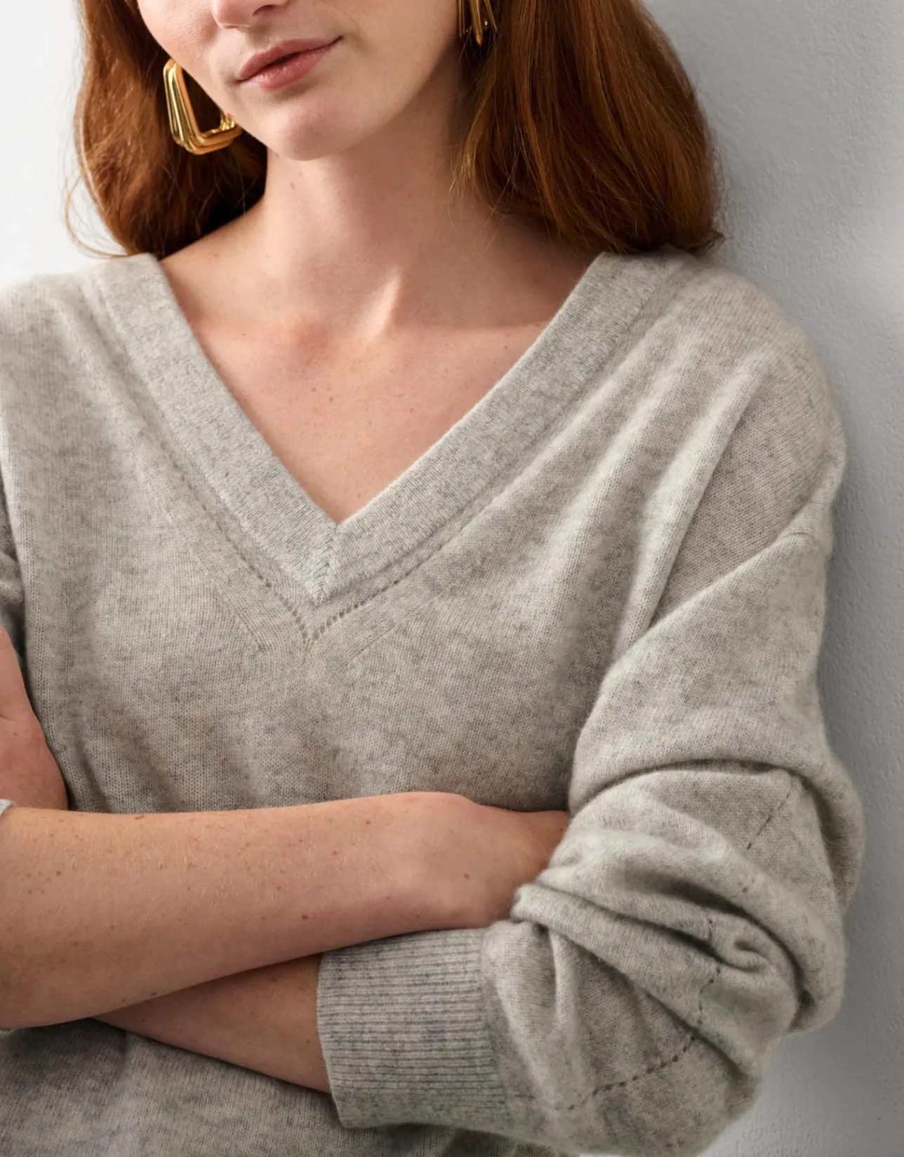 CASHMERE WIDE VNECK IN MISTY GREY HEATHER