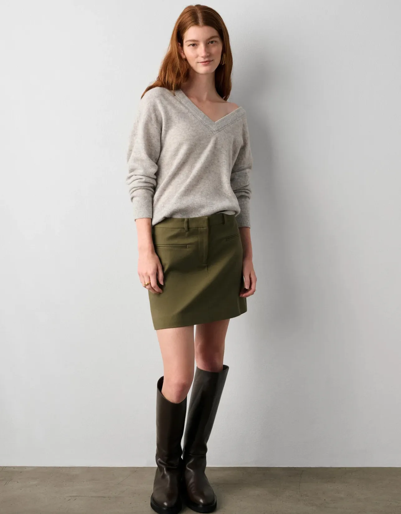 CASHMERE WIDE VNECK IN MISTY GREY HEATHER