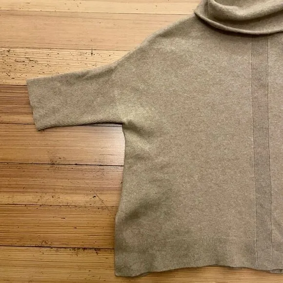 Charter Club cashmere turtleneck sweater. Size S/M.