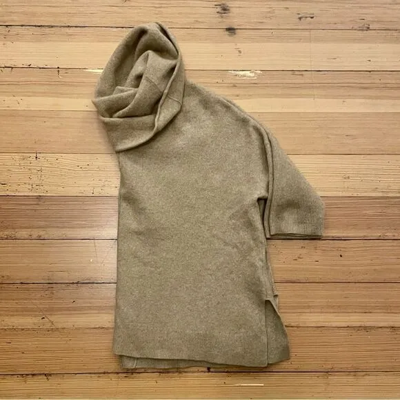 Charter Club cashmere turtleneck sweater. Size S/M.