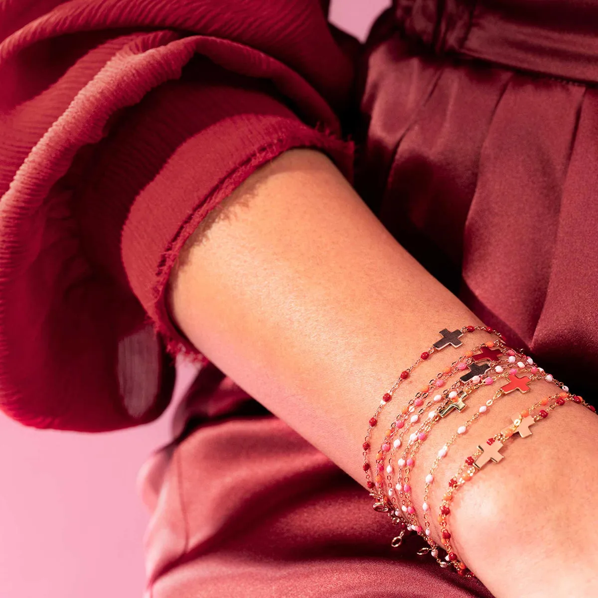 Classic Cross Bracelet in Yellow Gold