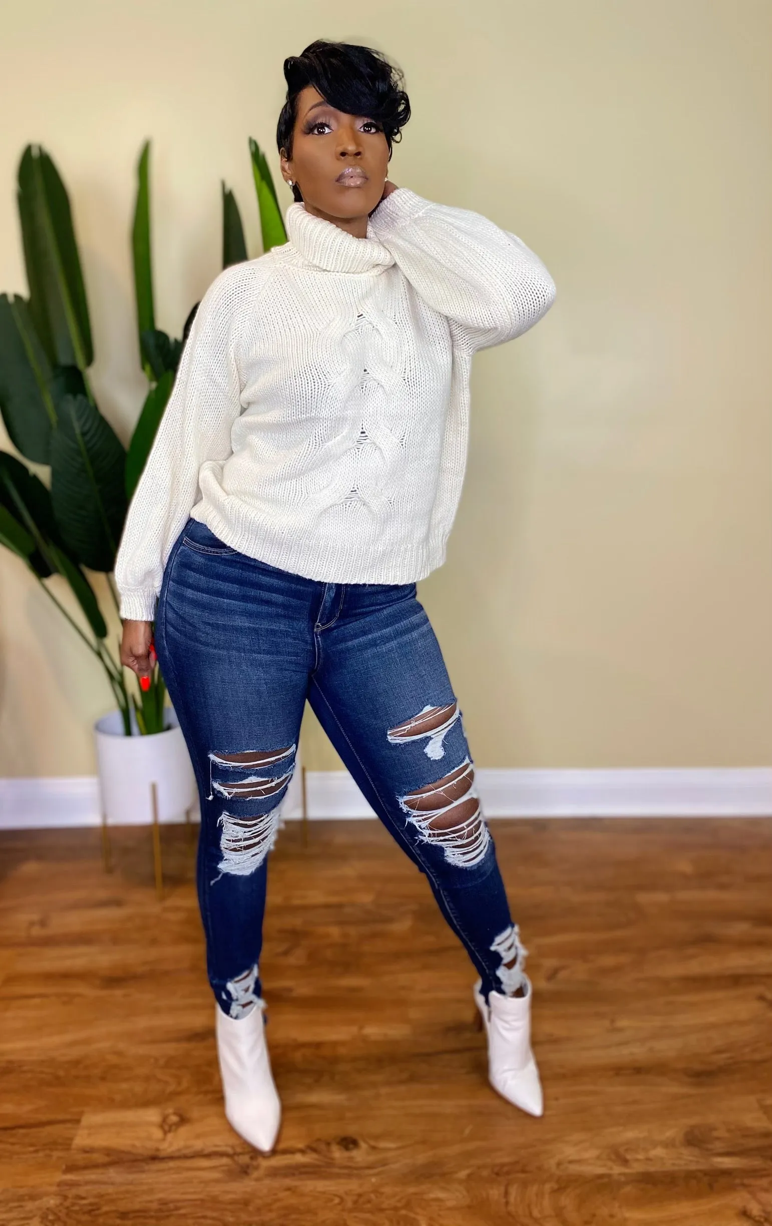 CREAM TURTLENECK