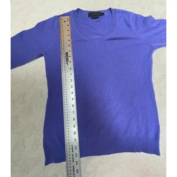 Enzo Mantovani Womens 100% Cashmere Sweater Medium Purple V-Neck Pullover Casual