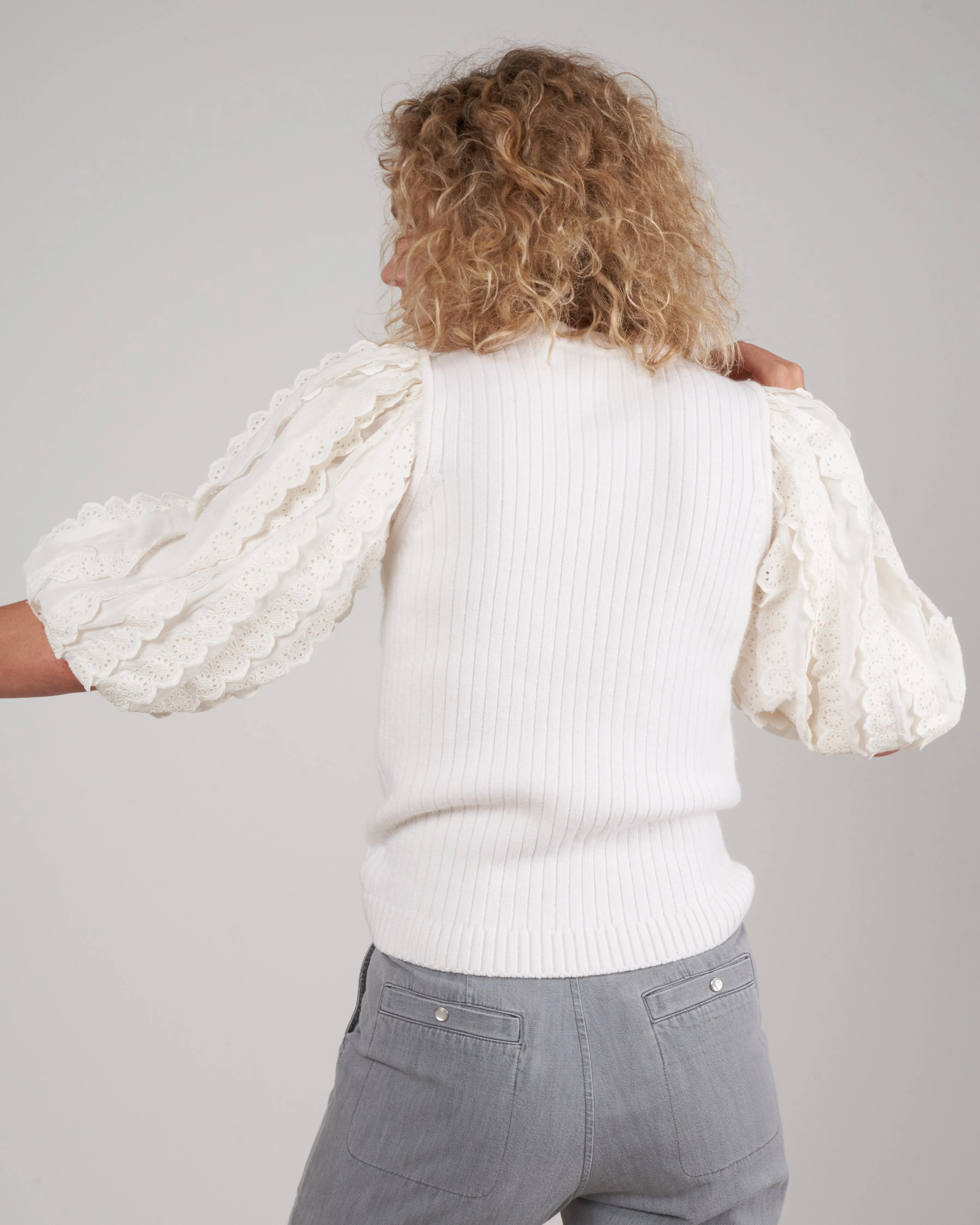 everleigh eyelet s/slv combo sweater- cream cream
