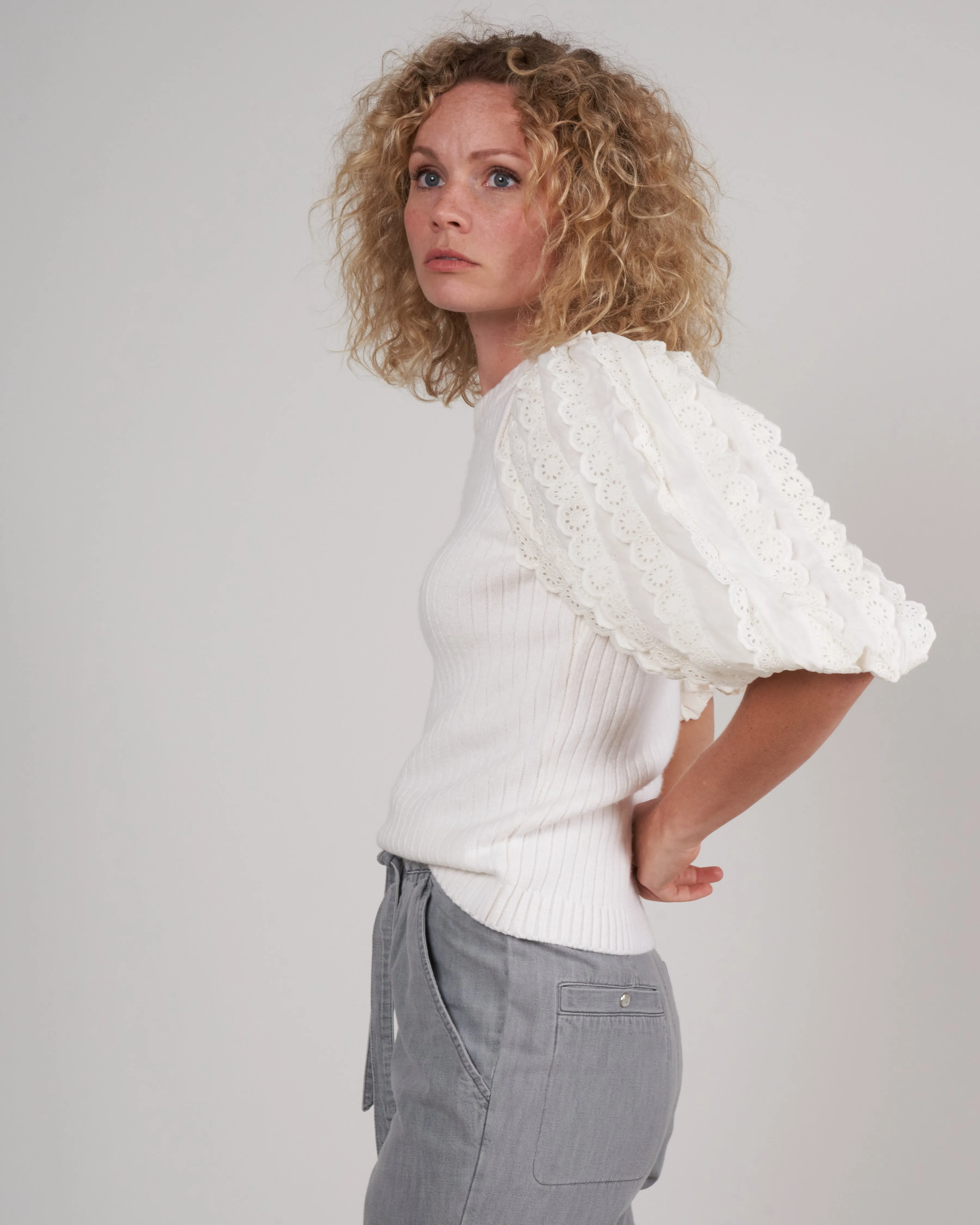 everleigh eyelet s/slv combo sweater- cream cream