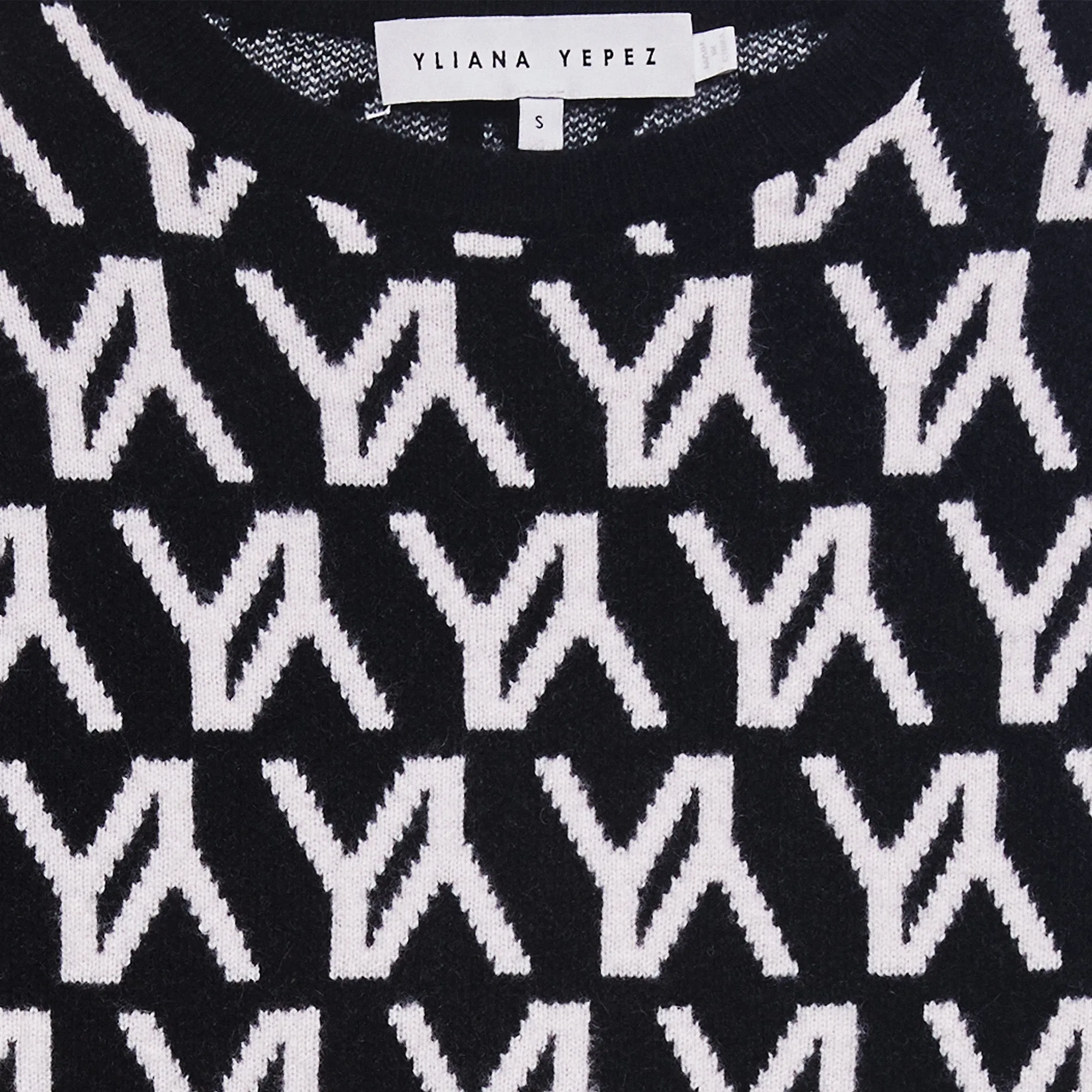 Gamma Sweater Black/White