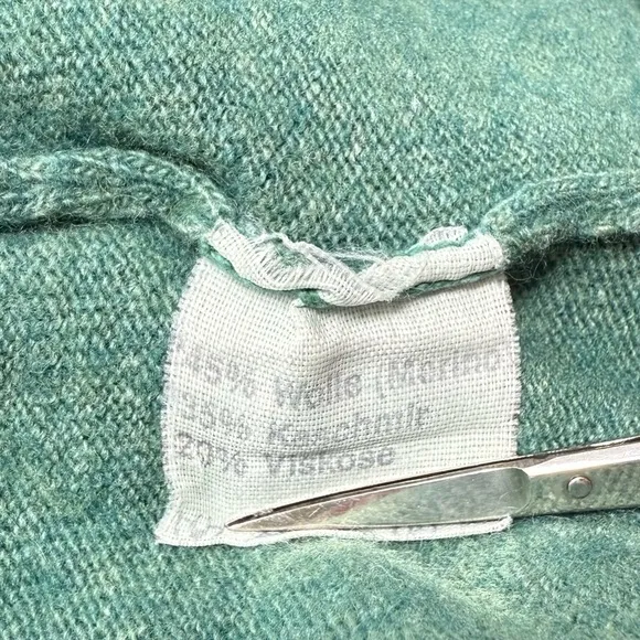German Made Women’s Sea Foam Green Wool Cashmere Turtleneck Sweater Size 36 38 M