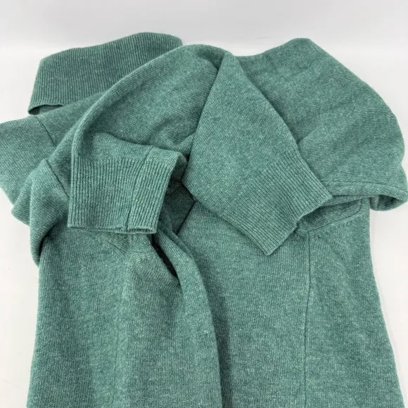 German Made Women’s Sea Foam Green Wool Cashmere Turtleneck Sweater Size 36 38 M