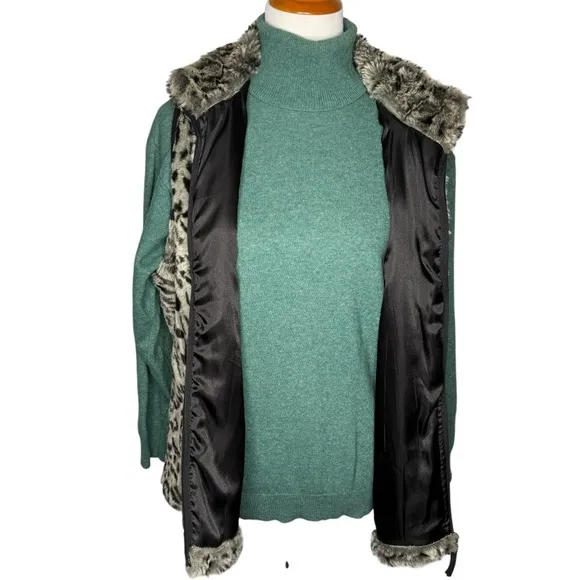 German Made Women’s Sea Foam Green Wool Cashmere Turtleneck Sweater Size 36 38 M