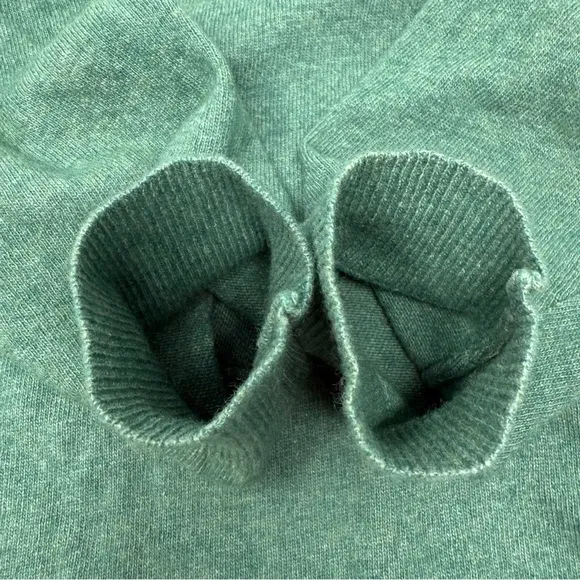 German Made Women’s Sea Foam Green Wool Cashmere Turtleneck Sweater Size 36 38 M