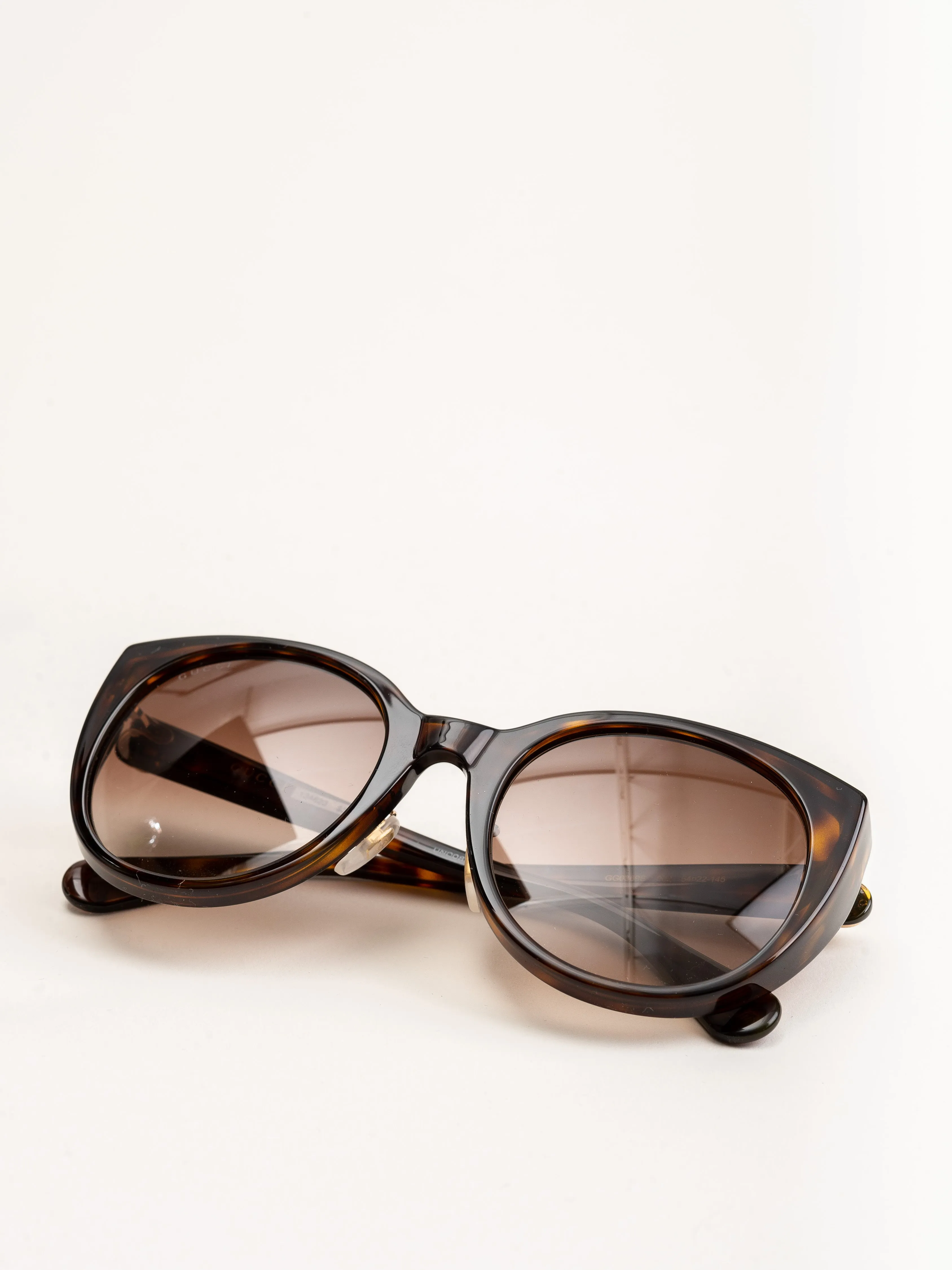 GG0369S002 sunglasses
