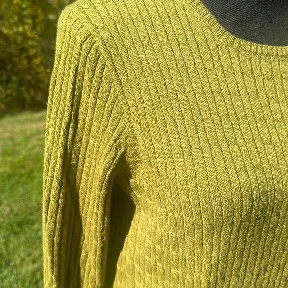 J. Crew Lime Green wool  Cashmere blended Cable women Sweater size medium