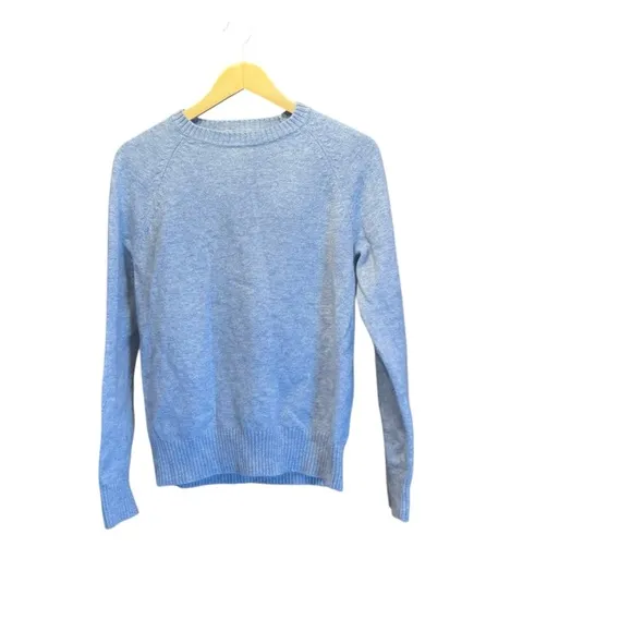 J. Crew. Women’s Lambs Wool Blue Sweater. Size Medium.