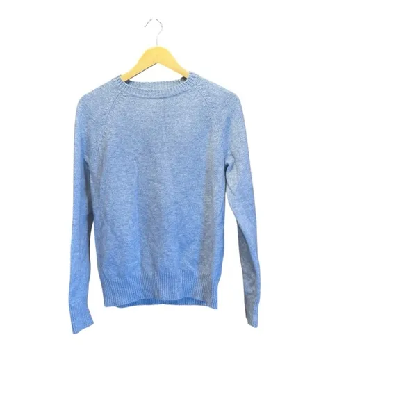 J. Crew. Women’s Lambs Wool Blue Sweater. Size Medium.