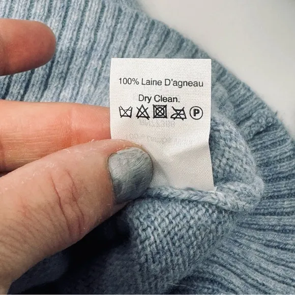 J. Crew. Women’s Lambs Wool Blue Sweater. Size Medium.