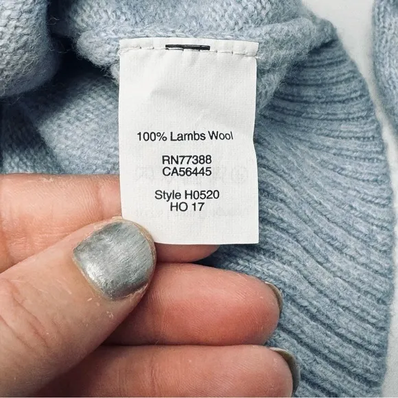 J. Crew. Women’s Lambs Wool Blue Sweater. Size Medium.