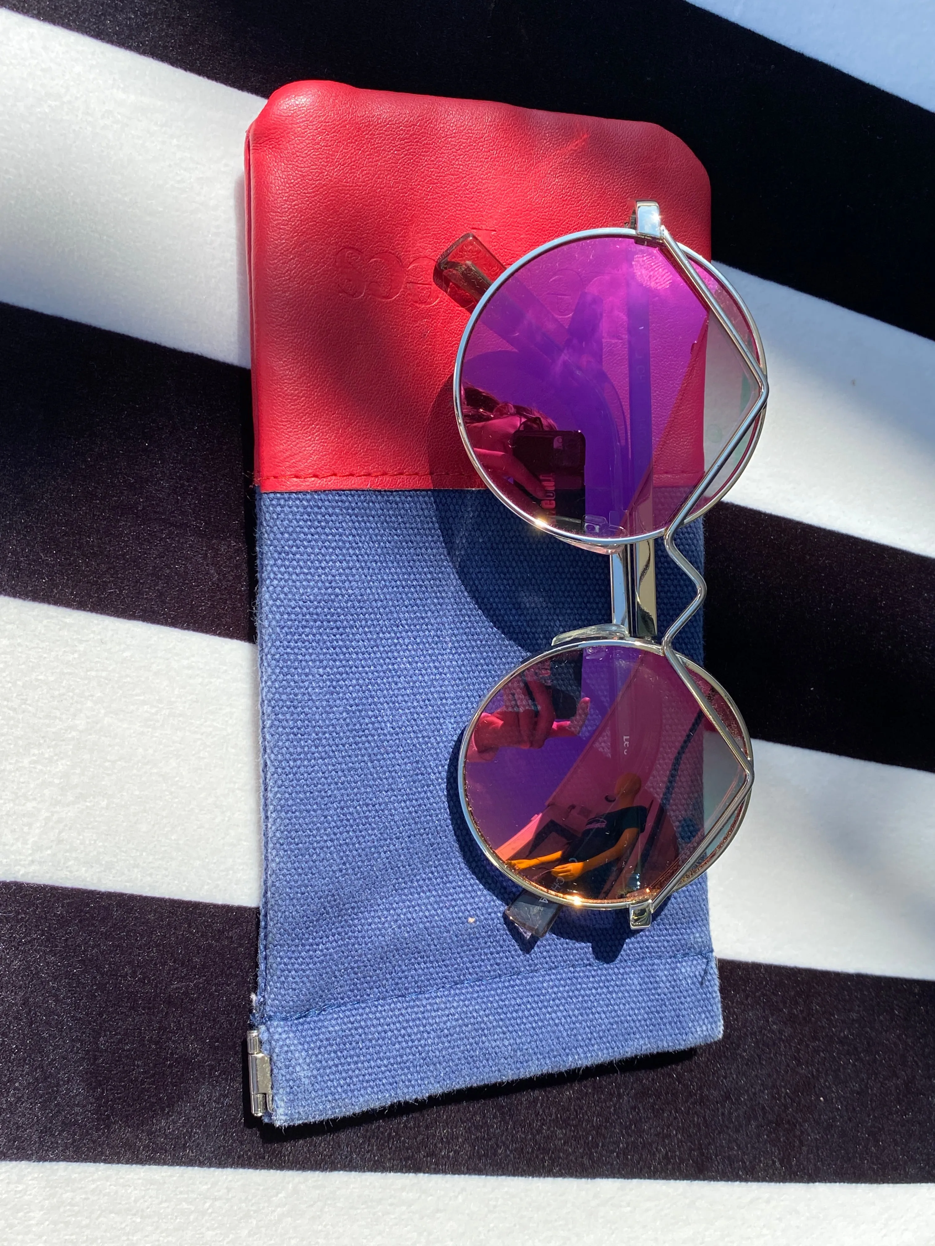 Le Specs Round Mirrored Sunnies