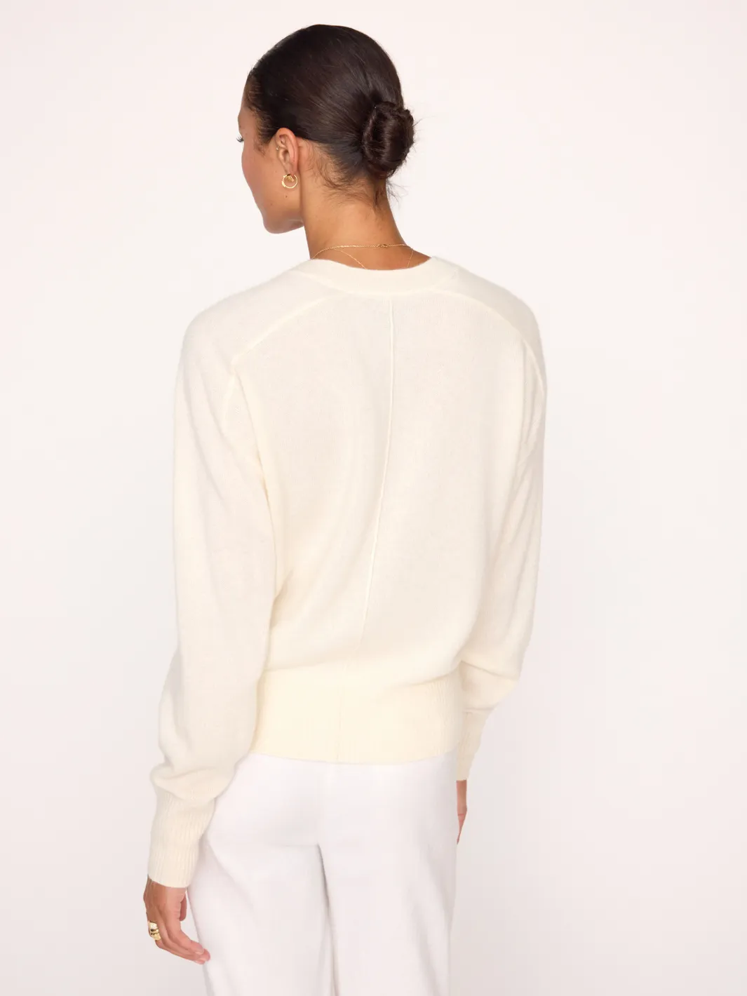 LEIA VEE SWEATER IN ALMOND