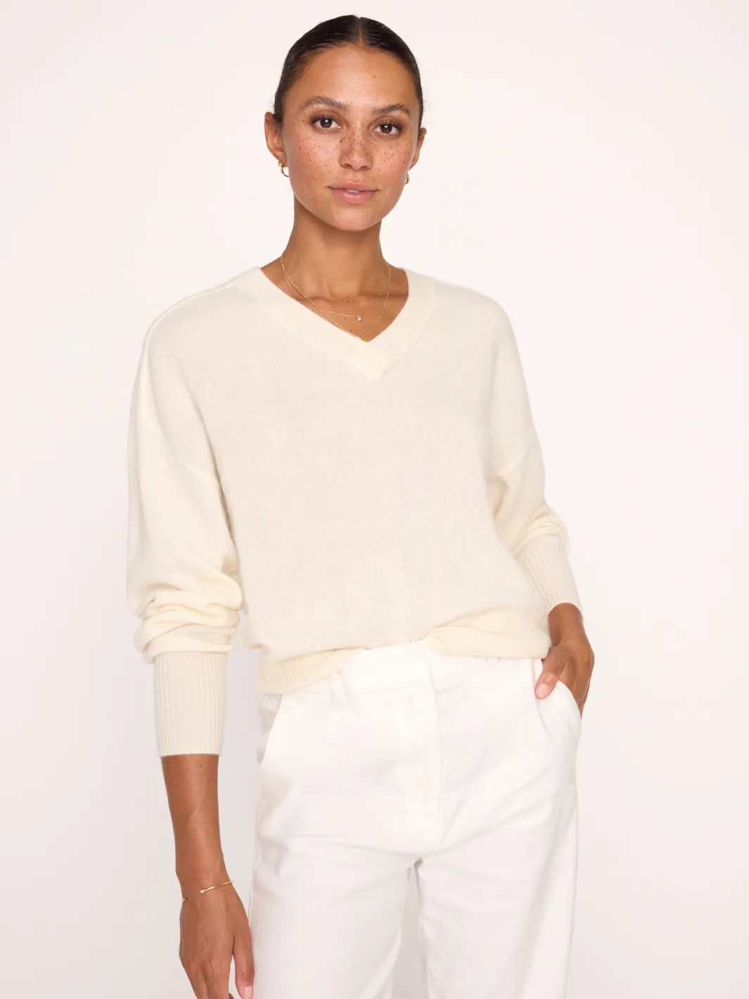 LEIA VEE SWEATER IN ALMOND