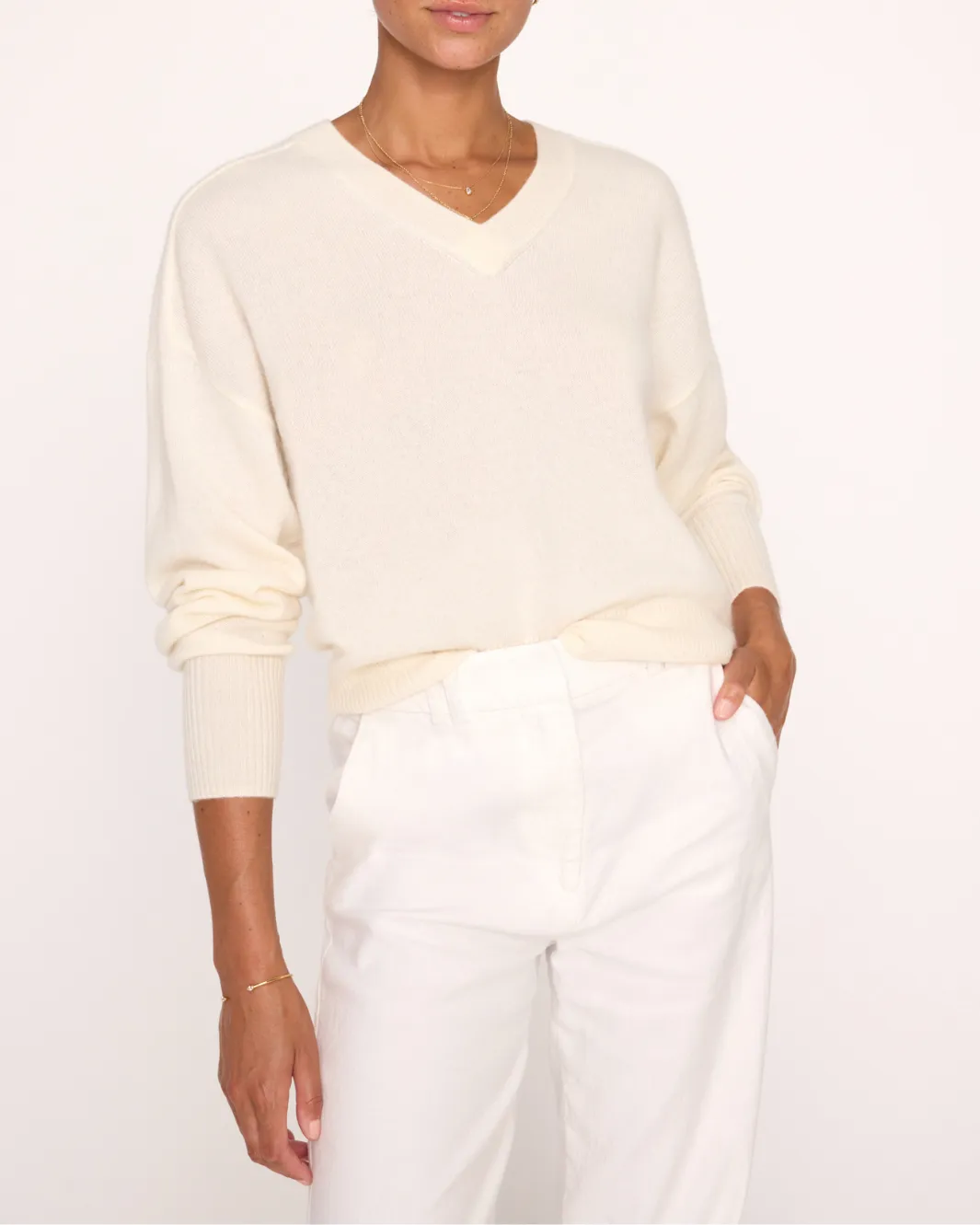 LEIA VEE SWEATER IN ALMOND
