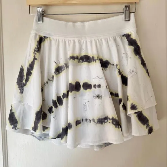 Lululemon Court Rival High-Rise Skirt Transverse Yellow Multi