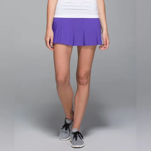 LULULEMON Pleat To Street Skirt II Tennis Pickleball in Iris Flower Size 8