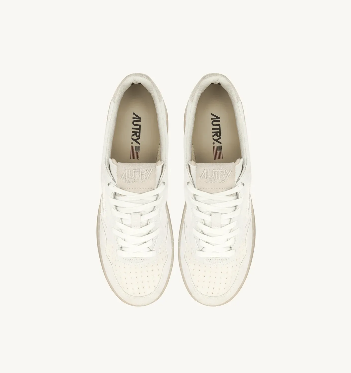 Medalist Low Sneakers in White Canvas