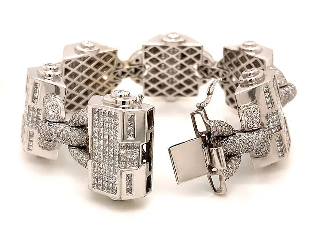 Men's Large Diamond Bracelet, 30.36 Carats, 1452 diamonds, 14K White Gold