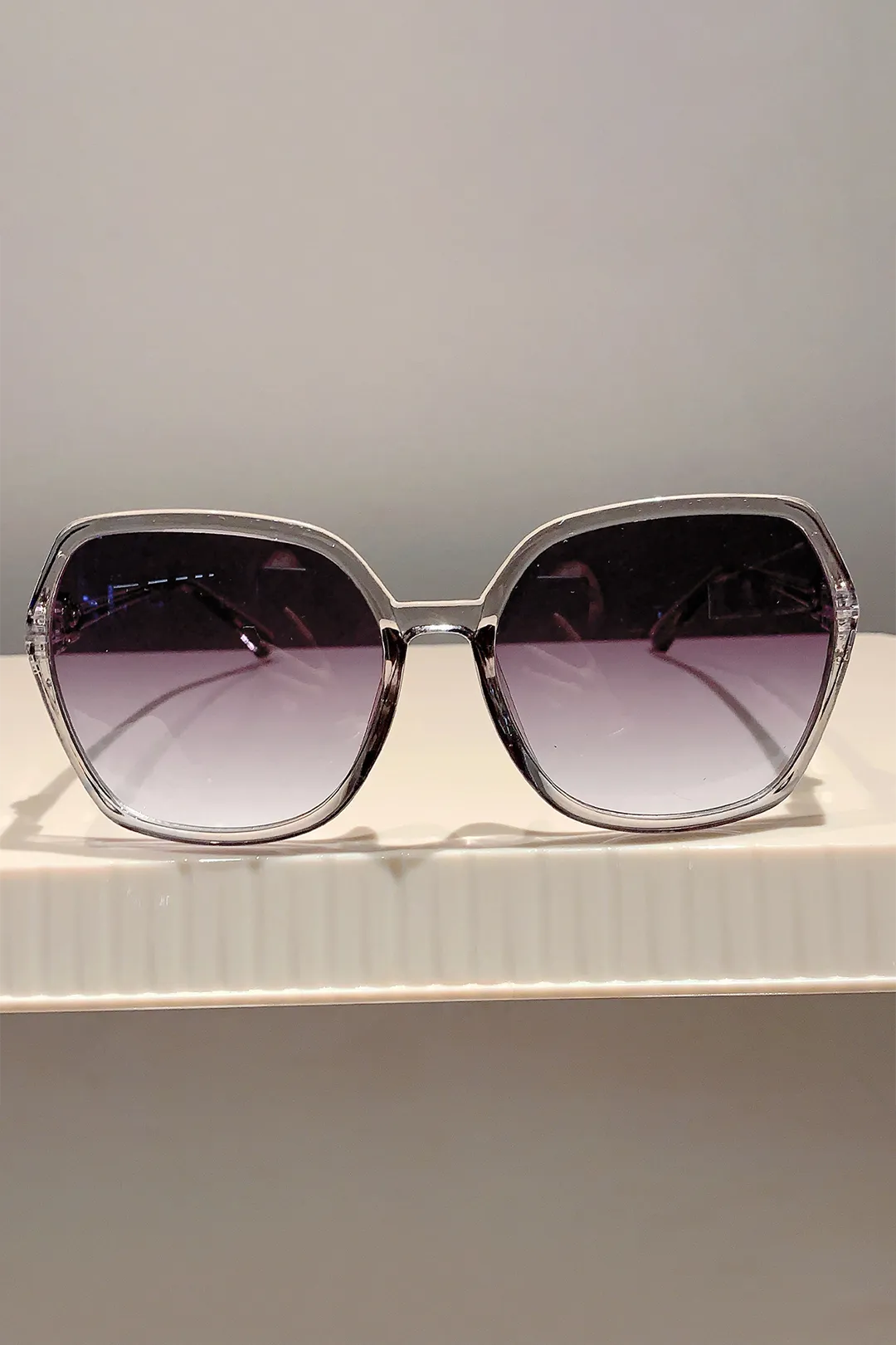 Nesta - Trendy Gradient Lens Woman's Sunglasses