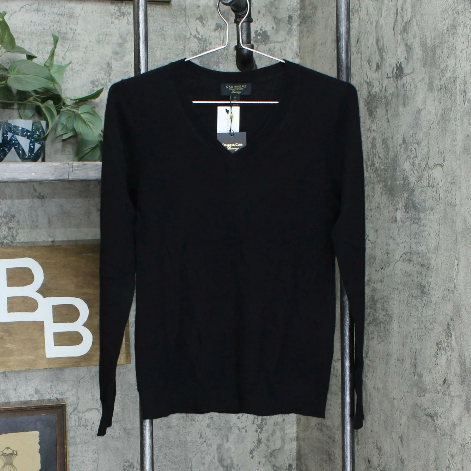 NWT Charter Club Women's V-Neck Cashmere Sweater. 100065345MS Small