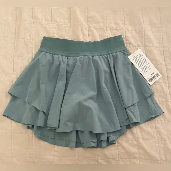 NWT Lululemon Court Rival High-Rise HR Skirt in Kohlrabi Green. Size 4.