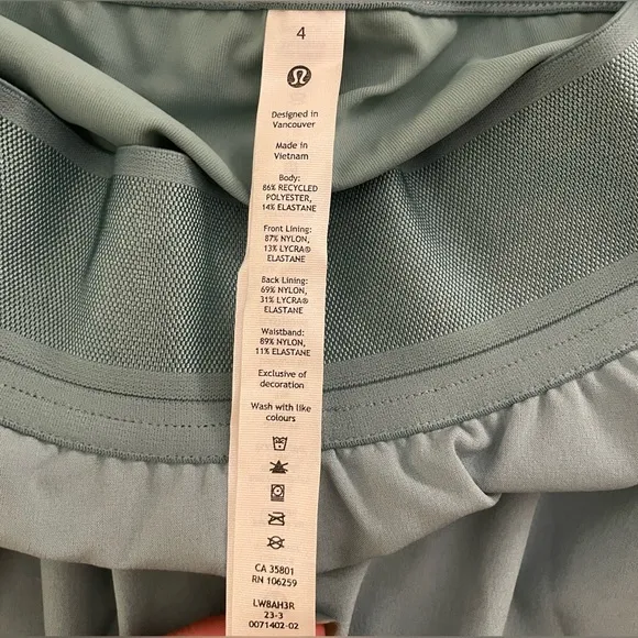 NWT Lululemon Court Rival High-Rise HR Skirt in Kohlrabi Green. Size 4.