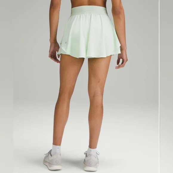 NWT Lululemon Court Rival High-Rise HR Skirt in Kohlrabi Green. Size 4.