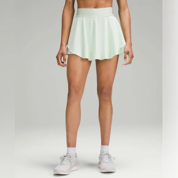 NWT Lululemon Court Rival High-Rise HR Skirt in Kohlrabi Green. Size 4.