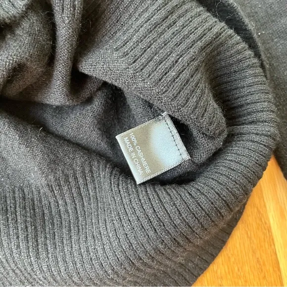 NWT QI Cashmere 100% cashmere ruffle sleeve black minimalist sweater XS