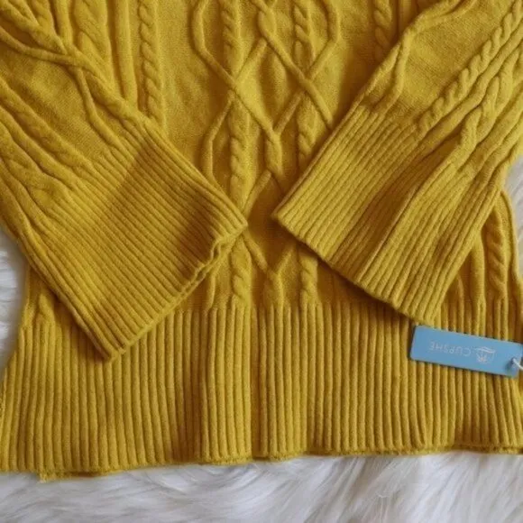 NWT Yellow Turtleneck Sweater Size Small
