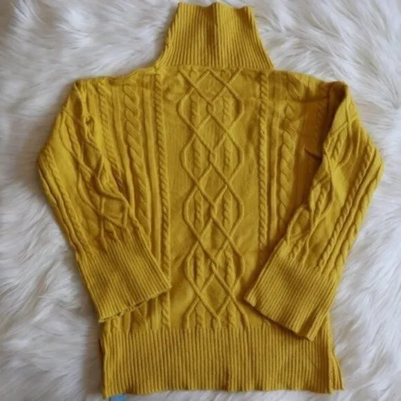 NWT Yellow Turtleneck Sweater Size Small