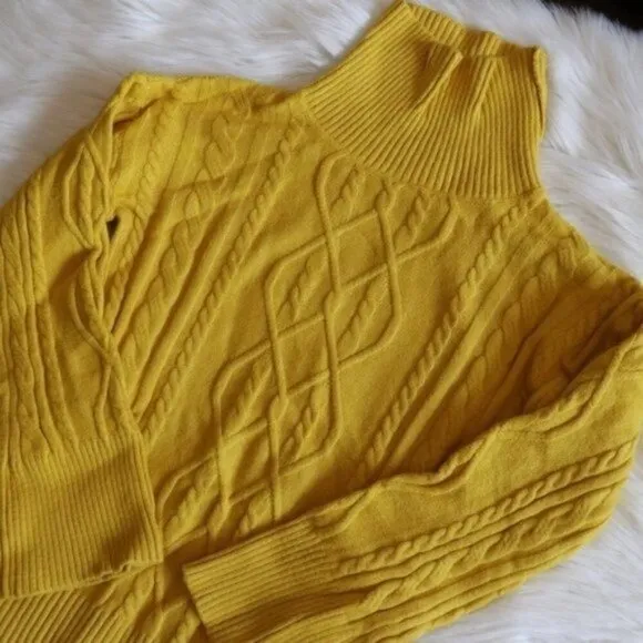 NWT Yellow Turtleneck Sweater Size Small