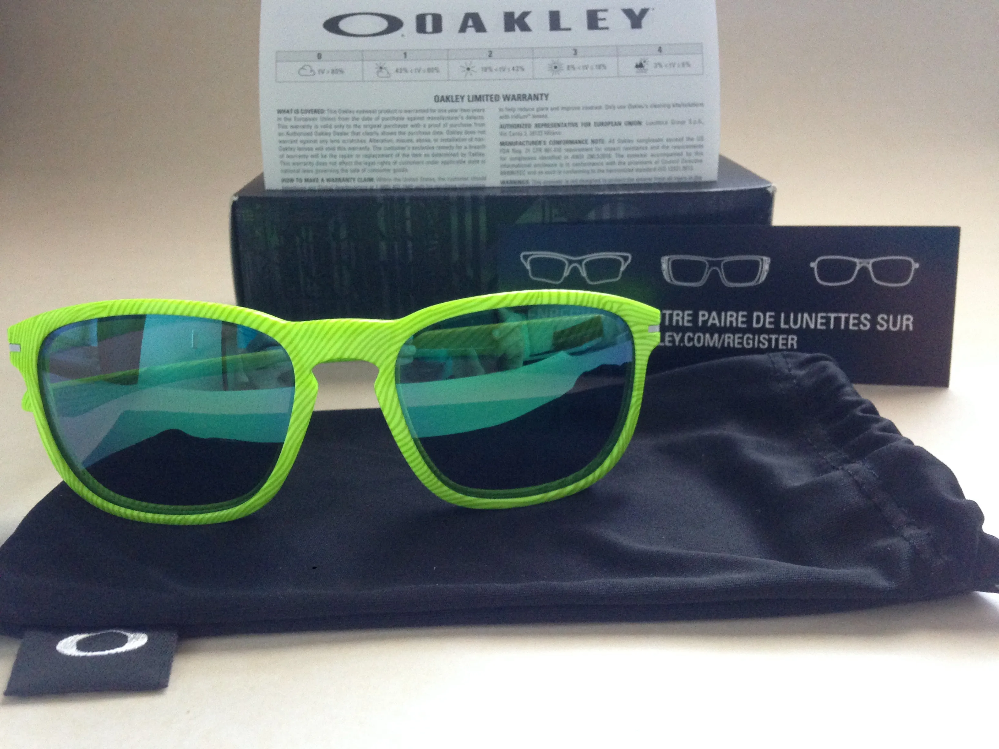 Oakley Enduro OO9223-25 Sport Sunglasses Fingerprint Green Jade Iridium Mirror Lens