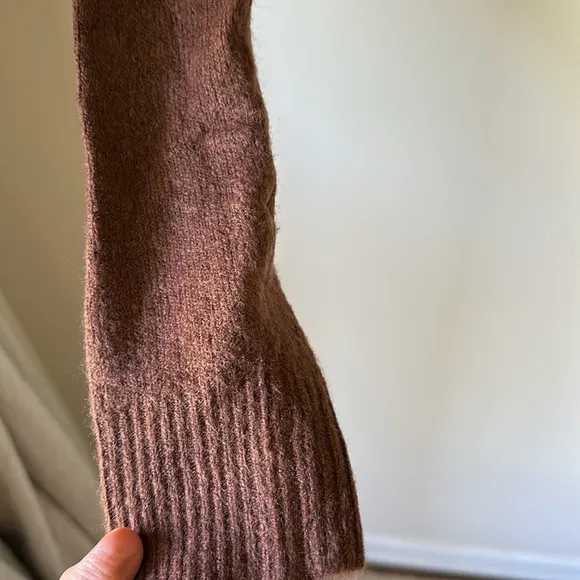 Olivaceous Carlita cropped brown sweater — size small